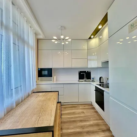 у моря с терассой в аркадии Apartment *